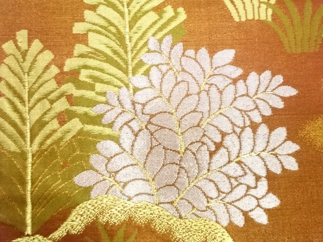  樹木に草花模様織り出し　袋帯